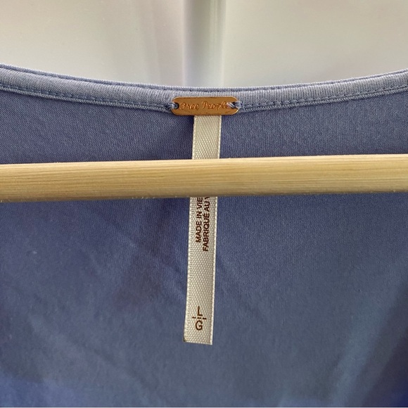 Free People Dusty Blue Front close Ruffled tank Blouse size Large NWT $68 MSRP - Picture 3 of 8